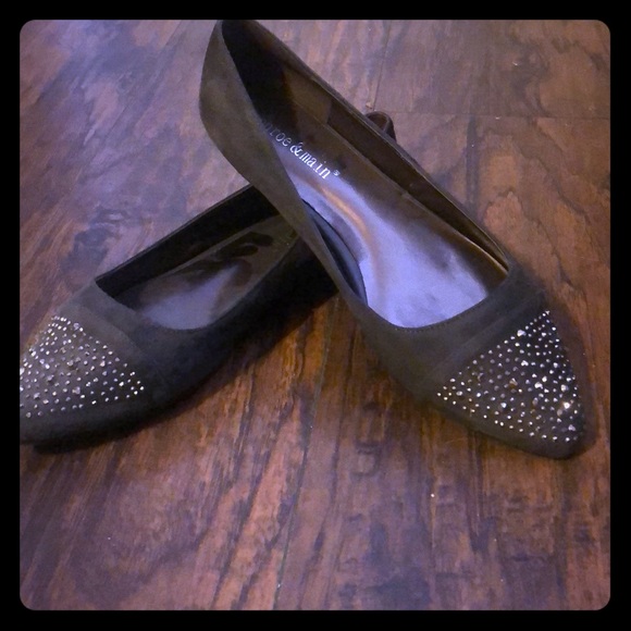 NWT Women’s dress flats by Monroe and Main size 9 - Picture 2 of 4